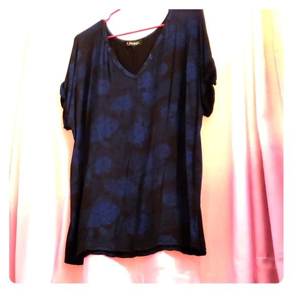 BeJealous 🦇🦇BatWing blouse!!! - Picture 1 of 2